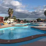 假日公园 卡斯蒂约海滩洋房酒店