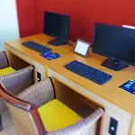 假日公园 卡斯蒂约海滩洋房酒店 2*