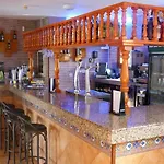 卡斯蒂约海滩洋房酒店 2*