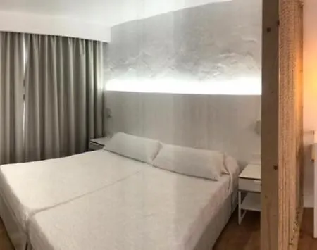 Castillo 칼레타데푸스테