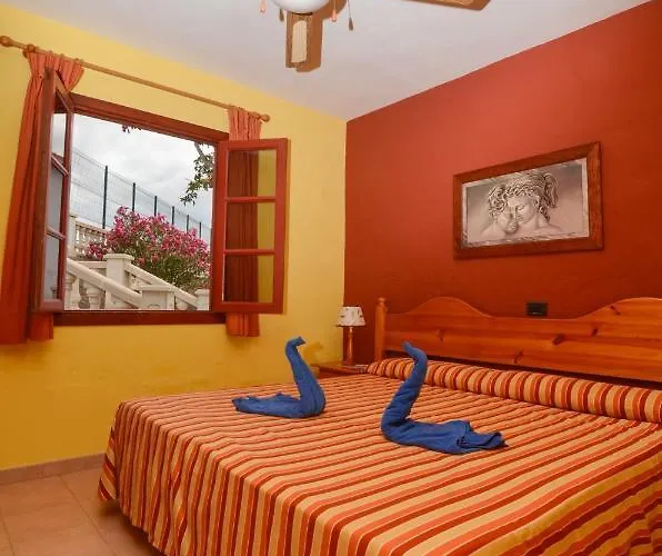 Castillo פארק נופש 2*